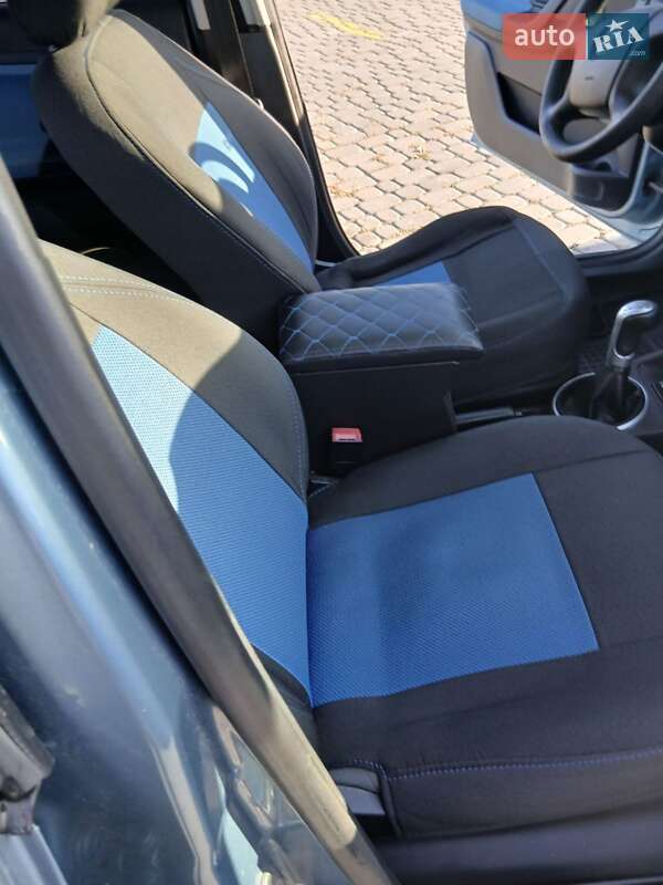 Хэтчбек Skoda Fabia 2008 в Черновцах