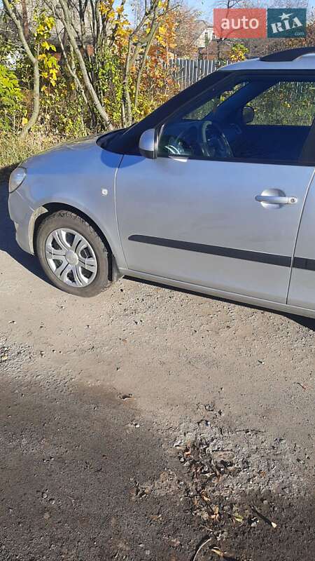 Універсал Skoda Fabia 2011 в Жмеринці
