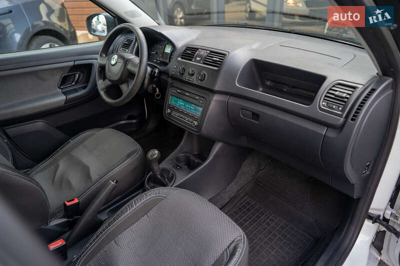 Хэтчбек Skoda Fabia 2011 в Киеве