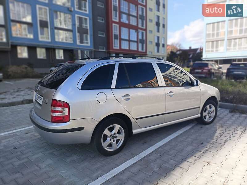 Хэтчбек Skoda Fabia 2007 в Черновцах