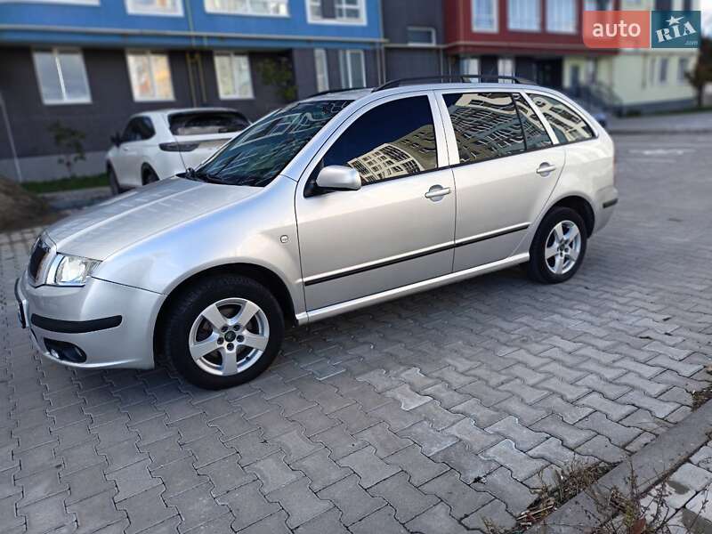 Хэтчбек Skoda Fabia 2007 в Черновцах