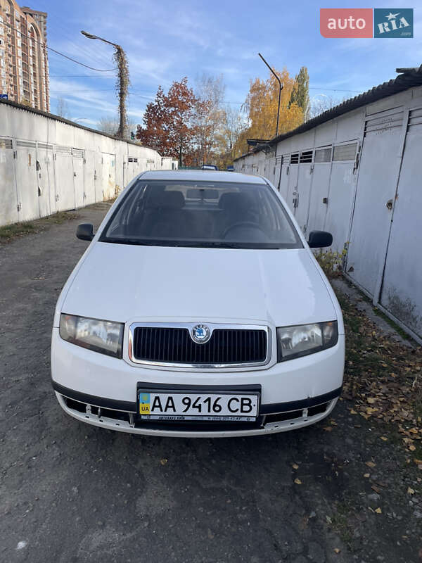 Хэтчбек Skoda Fabia 2003 в Киеве