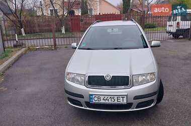 Универсал Skoda Fabia 2004 в Чернигове