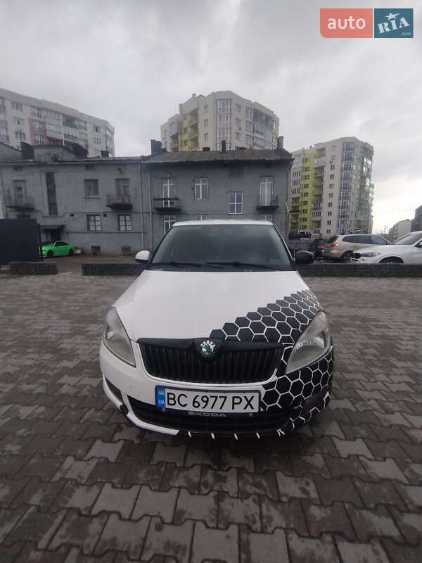 Хэтчбек Skoda Fabia 2011 в Львове фото 2 Хэтчбек Skoda Fabia 2011 в Львове