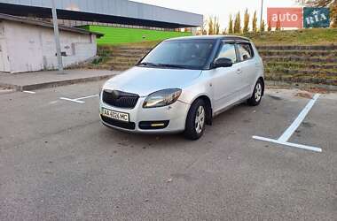 Хэтчбек Skoda Fabia 2007 в Киеве