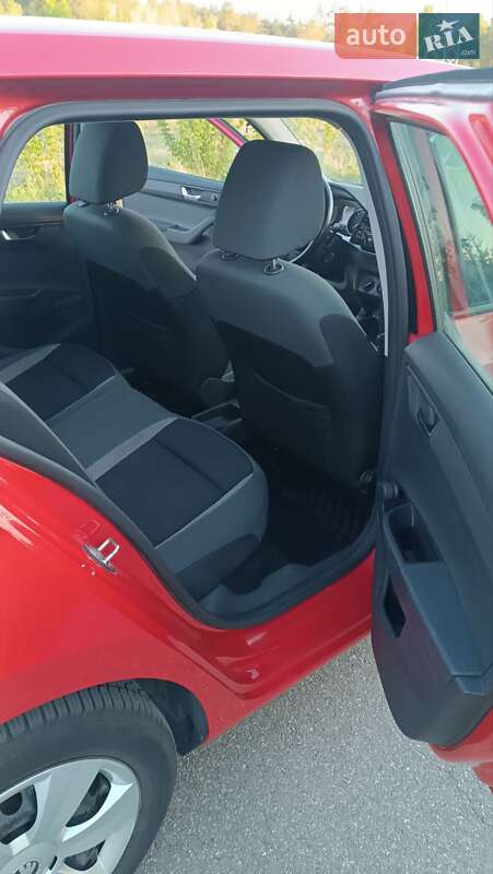 Универсал Skoda Fabia 2015 в Киеве фото 6 Универсал Skoda Fabia 2015 в Киеве