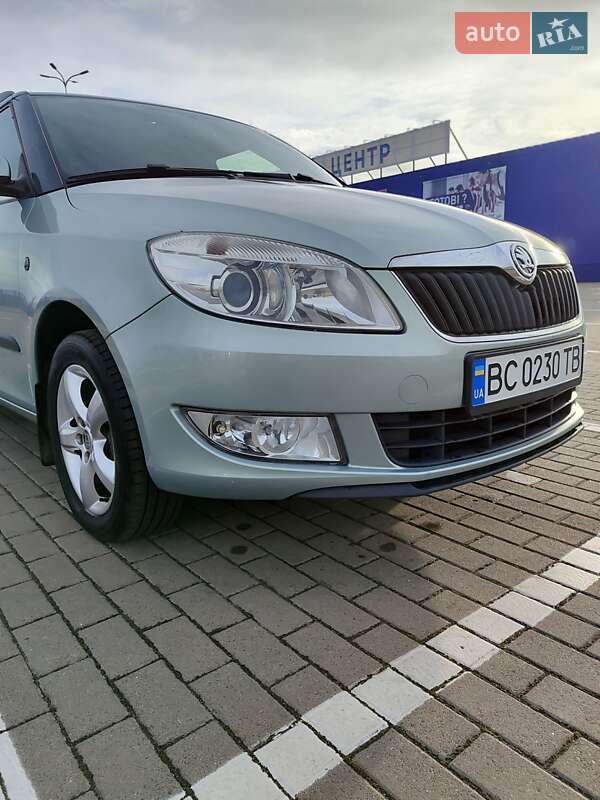 Універсал Skoda Fabia 2010 в Володимирі