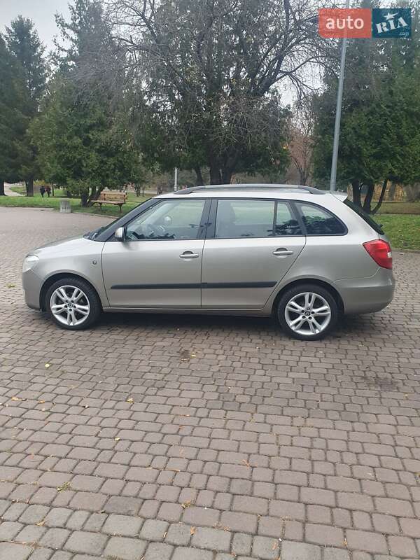 Универсал Skoda Fabia 2008 в Ровно фото 13 Универсал Skoda Fabia 2008 в Ровно