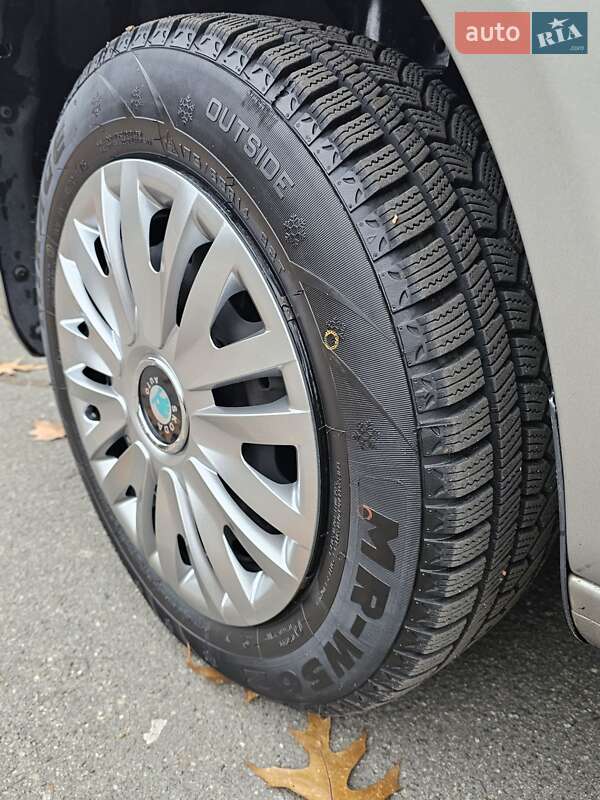 Хэтчбек Skoda Fabia 2015 в Киеве