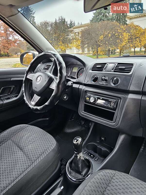 Хэтчбек Skoda Fabia 2015 в Киеве