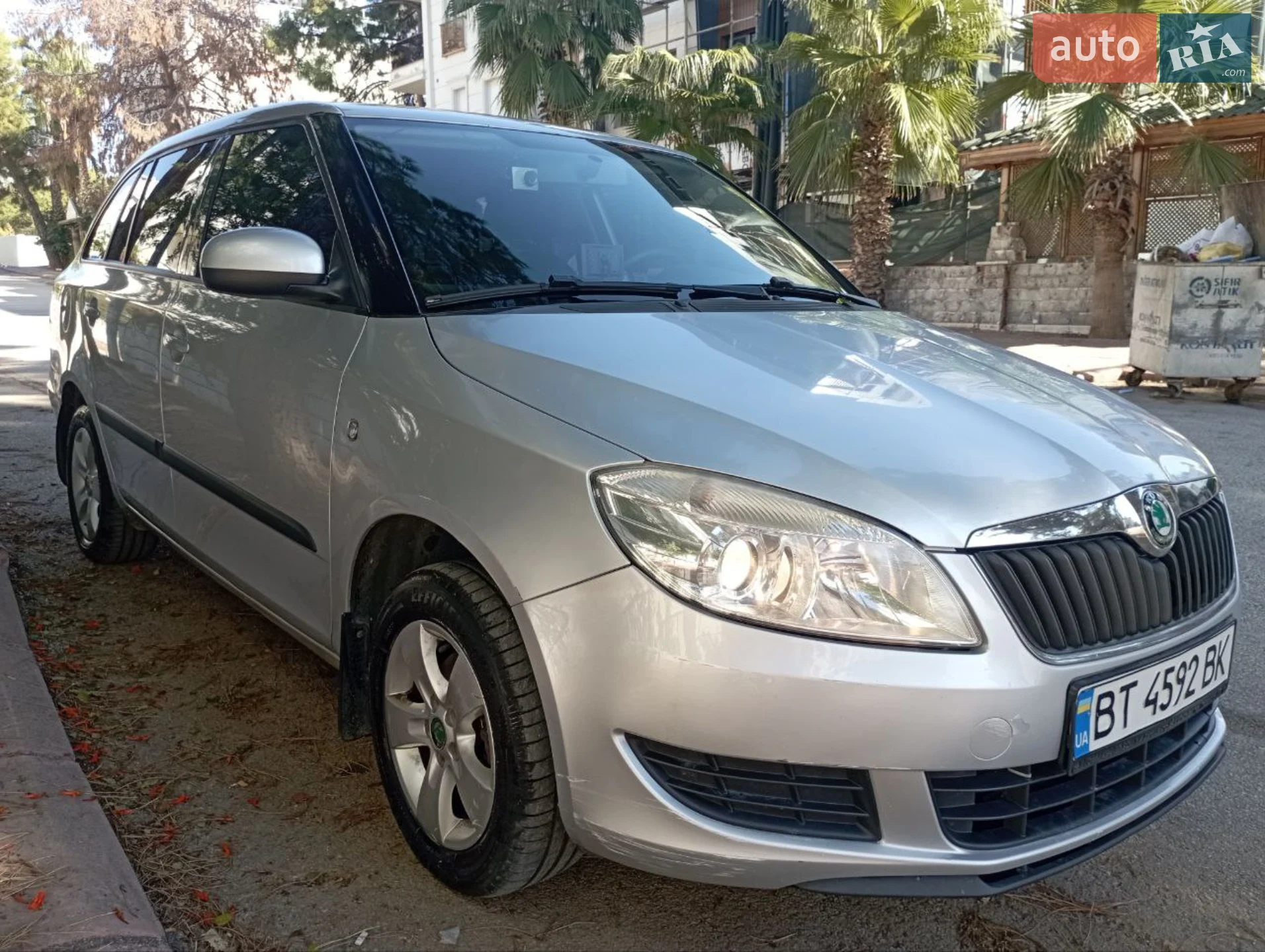 2011 Skoda Fabia - мініатюра 2
