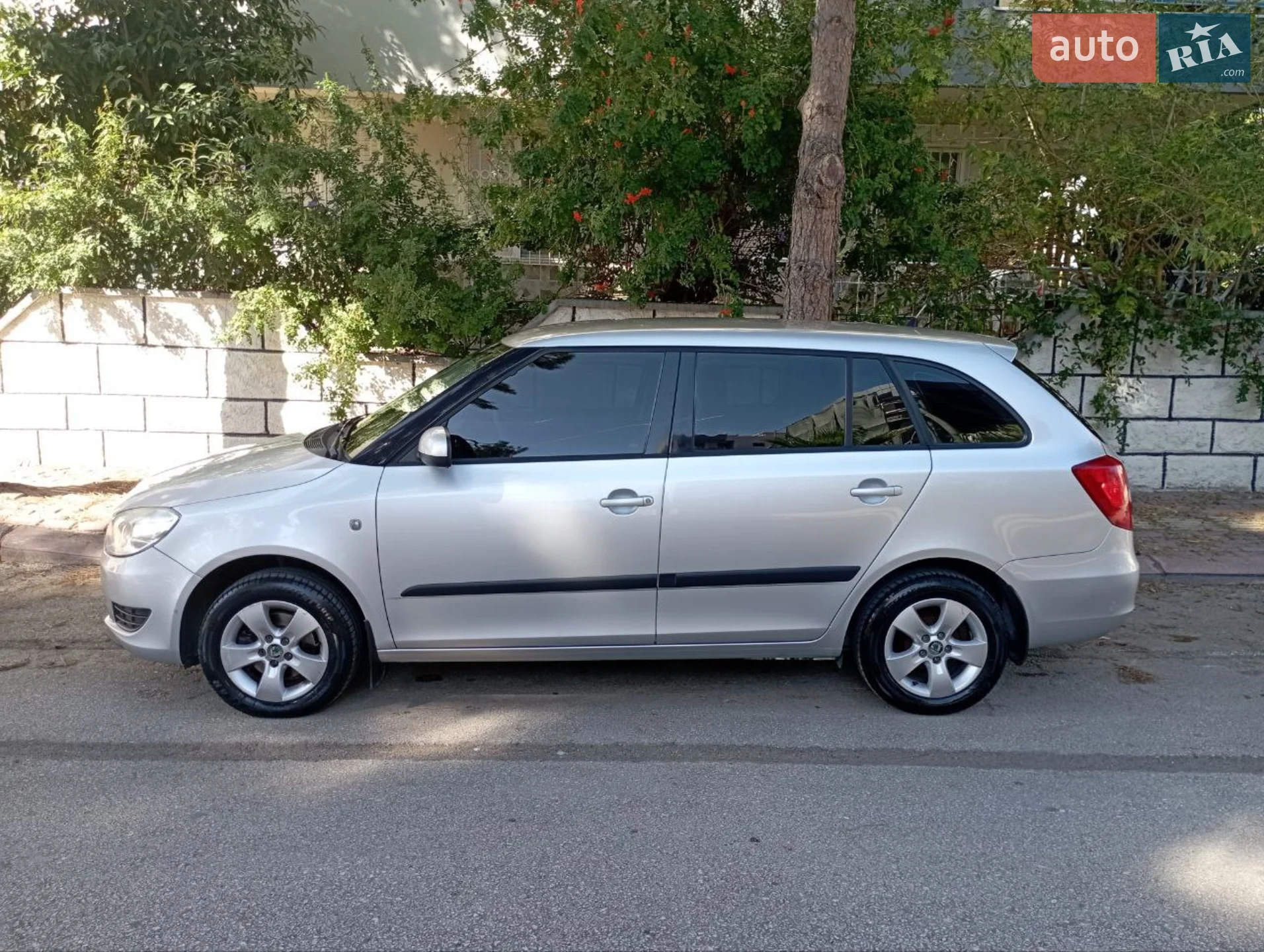 2011 Skoda Fabia - мініатюра 12