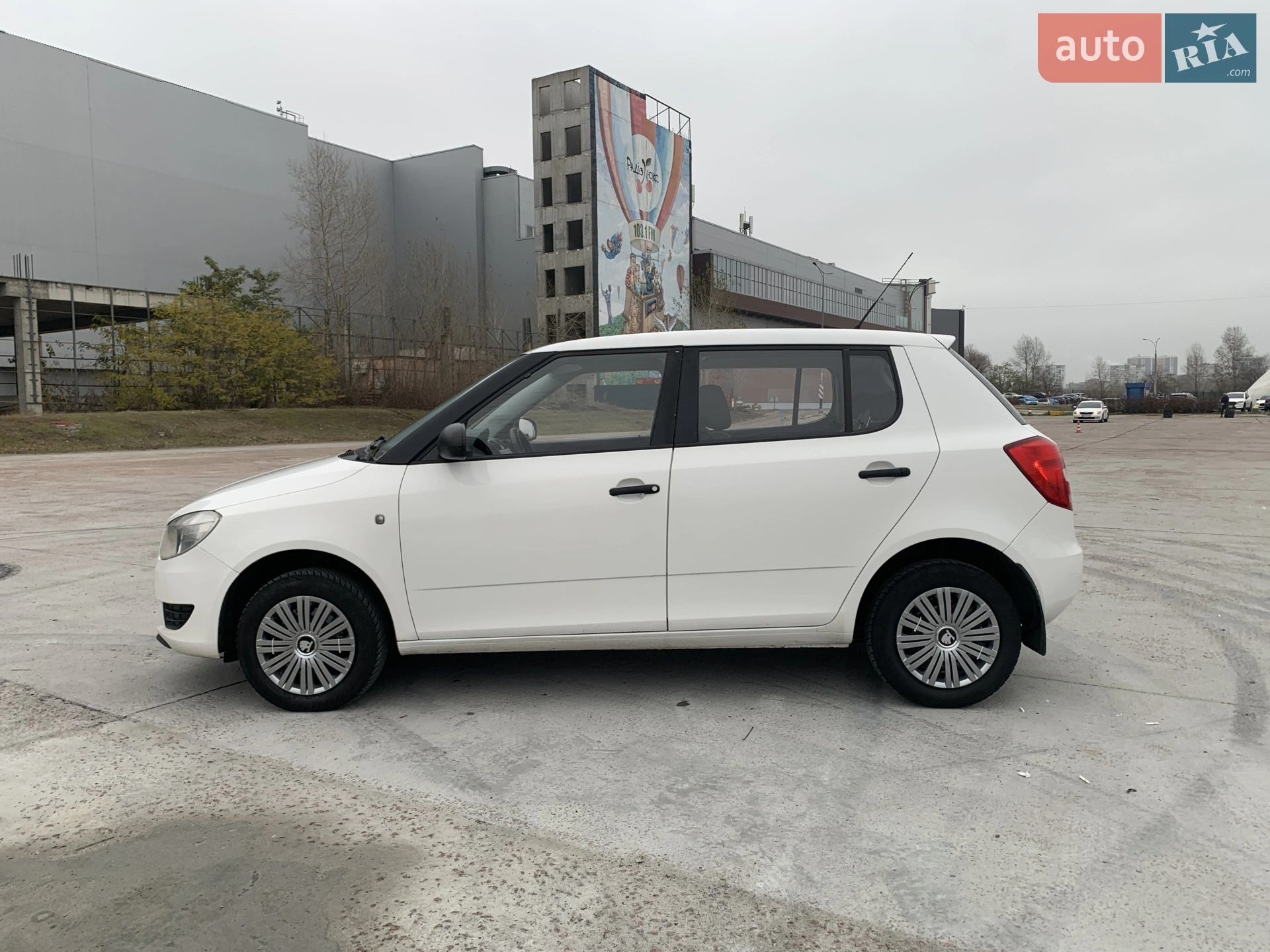 2011 Skoda Fabia - мініатюра 18