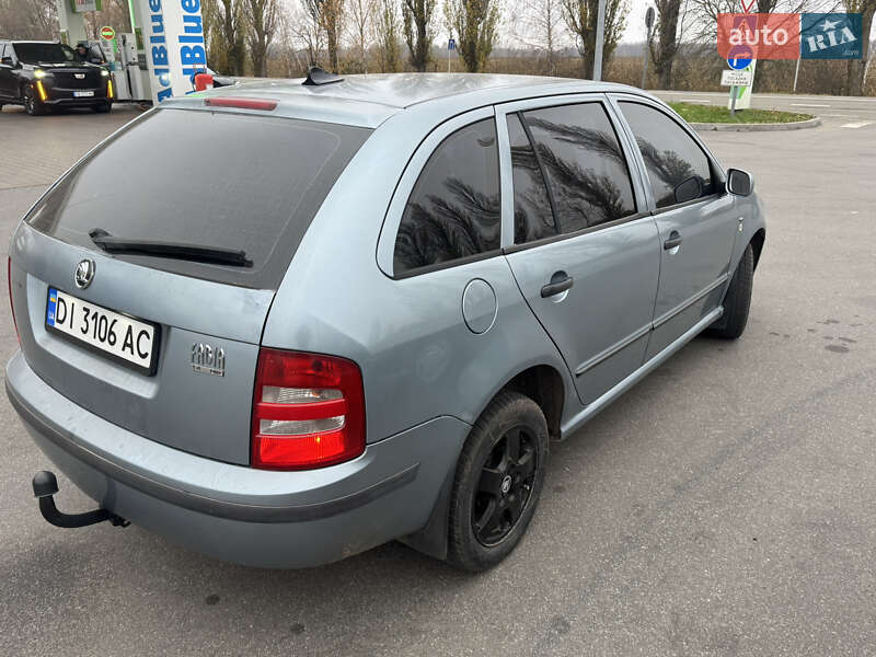 Универсал Skoda Fabia 2002 в Сумах