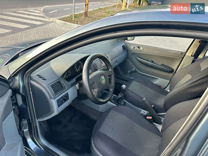 Хетчбек Skoda Fabia 2004 в Кропивницькому