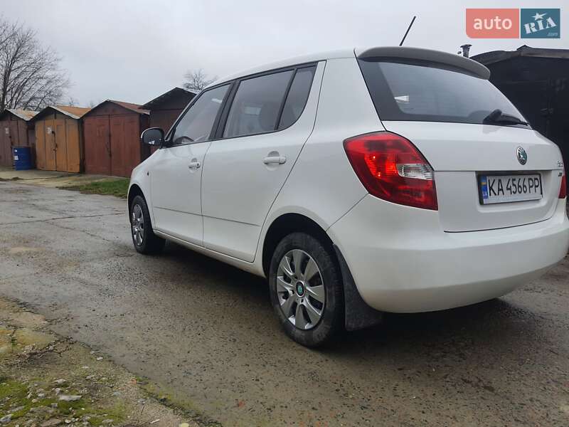 Хэтчбек Skoda Fabia 2012 в Киеве