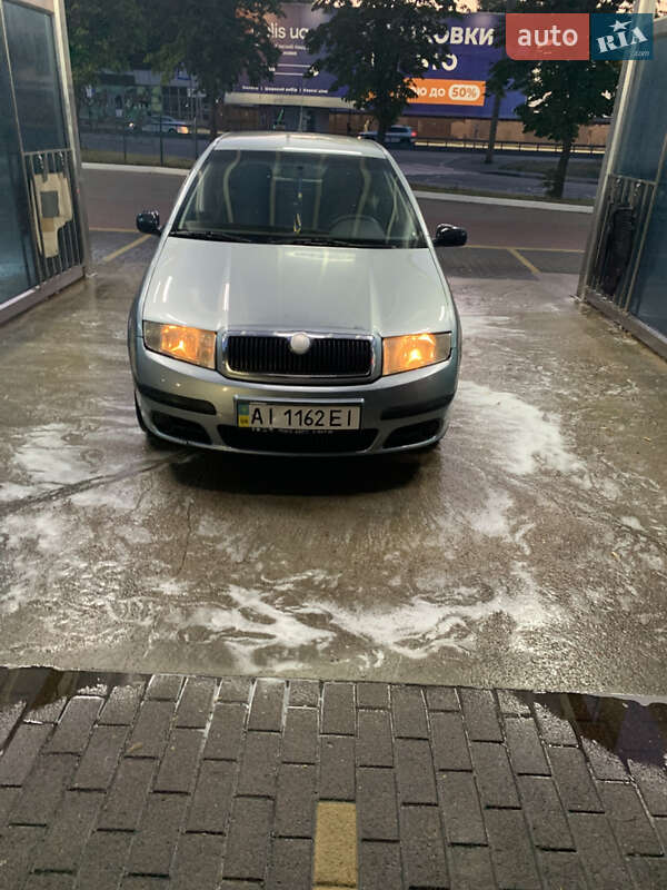 Хэтчбек Skoda Fabia 2005 в Киеве