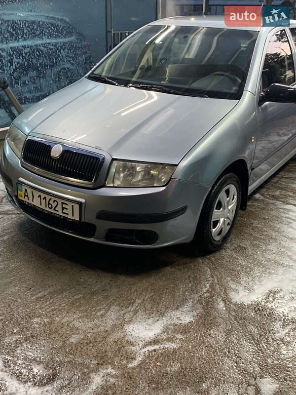 Хэтчбек Skoda Fabia 2005 в Киеве