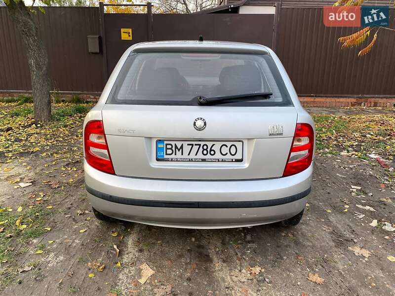 Хэтчбек Skoda Fabia 2004 в Сумах