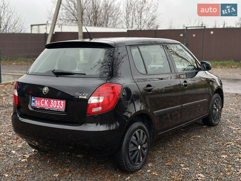 Хэтчбек Skoda Fabia 2009 в Виннице