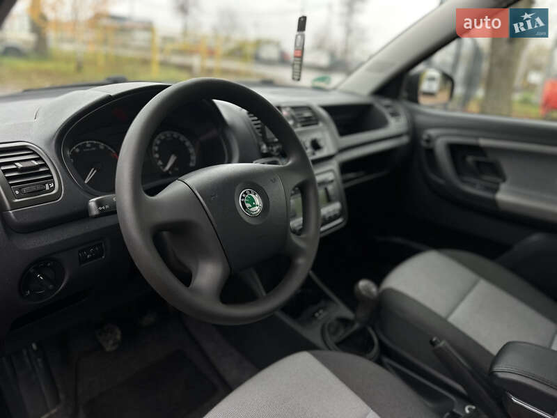 Хэтчбек Skoda Fabia 2009 в Виннице