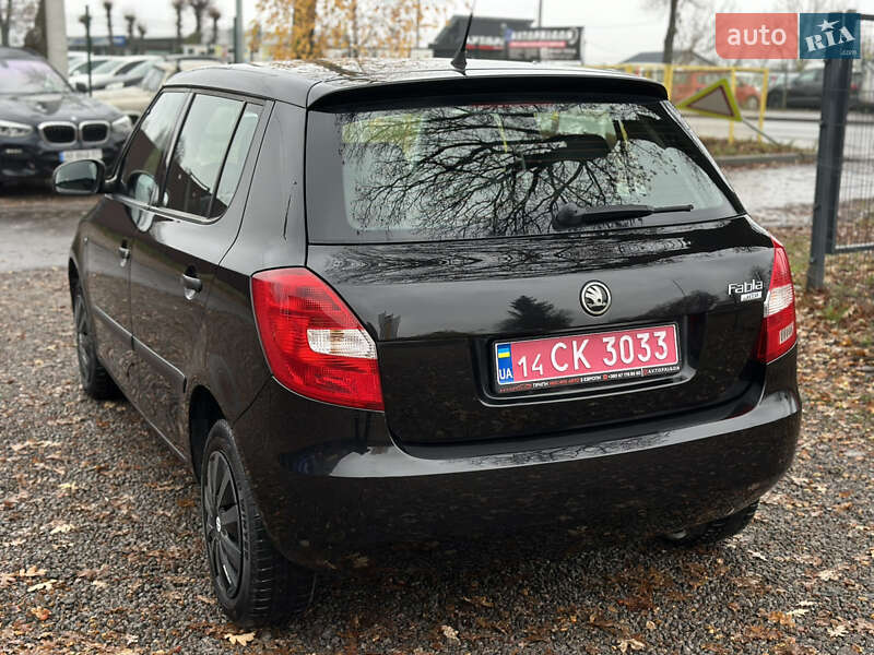 Хэтчбек Skoda Fabia 2009 в Виннице