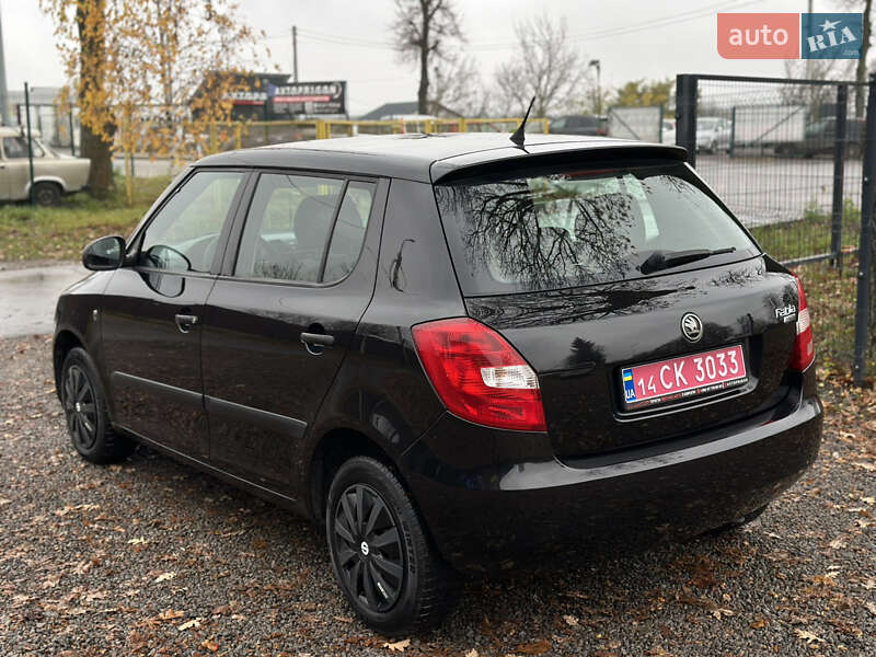 Хэтчбек Skoda Fabia 2009 в Виннице