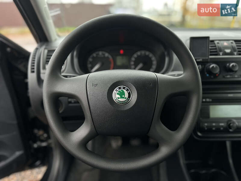 Хэтчбек Skoda Fabia 2009 в Виннице