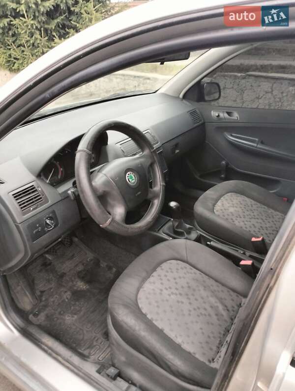 Хэтчбек Skoda Fabia 2005 в Сумах