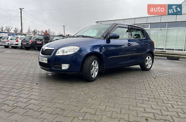 Хэтчбек Skoda Fabia 2008 в Виннице