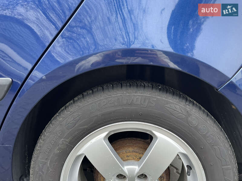 Хэтчбек Skoda Fabia 2008 в Виннице