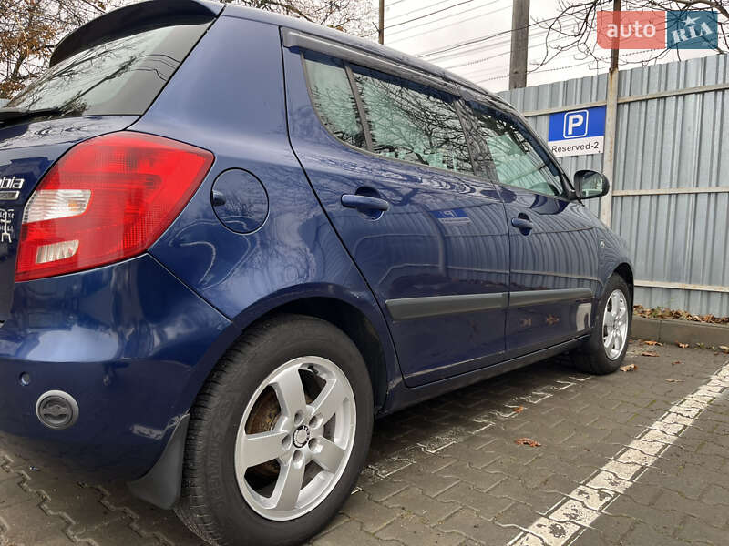 Хэтчбек Skoda Fabia 2008 в Виннице