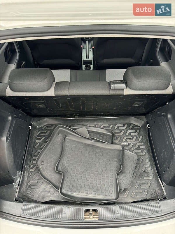 Хэтчбек Skoda Fabia 2012 в Виннице