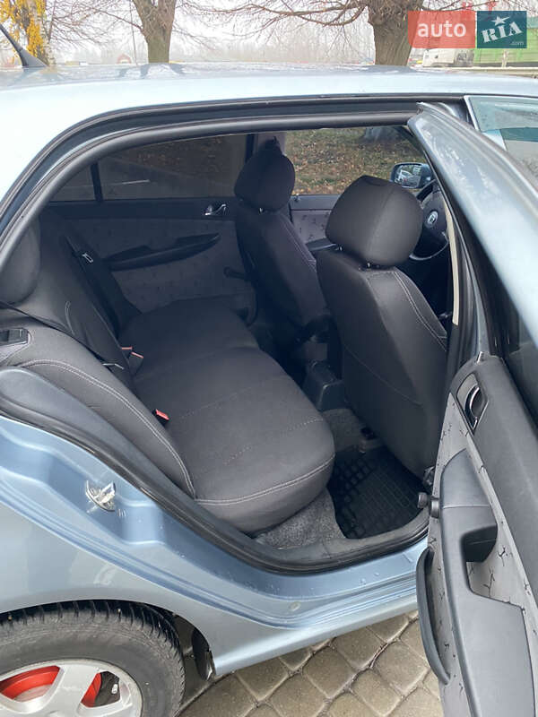 Хэтчбек Skoda Fabia 2004 в Виннице