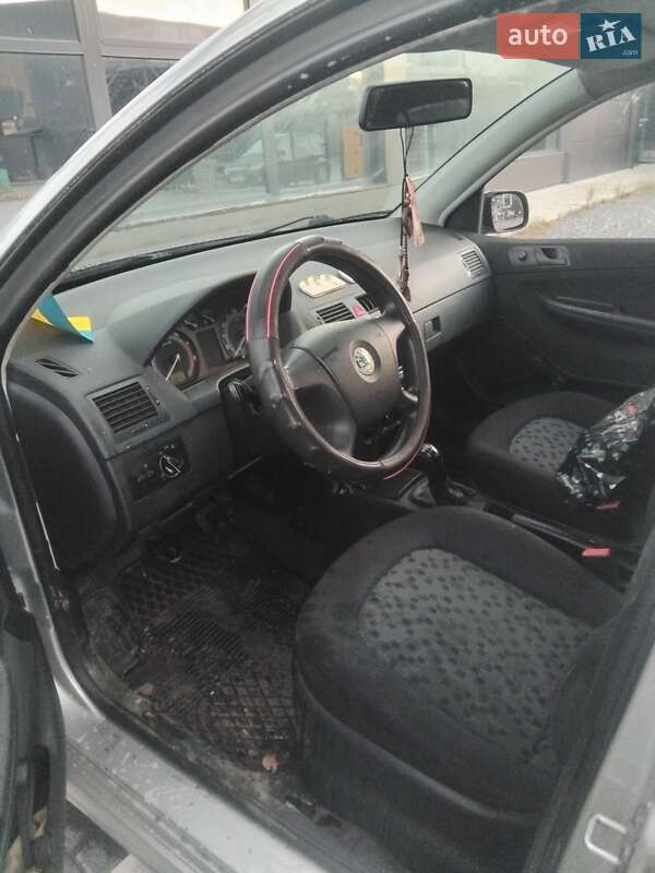 Хетчбек Skoda Fabia 2006 в Шепетівці