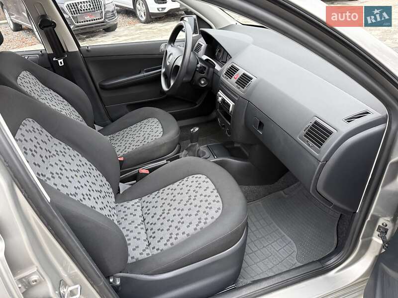 Хетчбек Skoda Fabia 2006 в Ужгороді фото 29 Хетчбек Skoda Fabia 2006 в Ужгороді