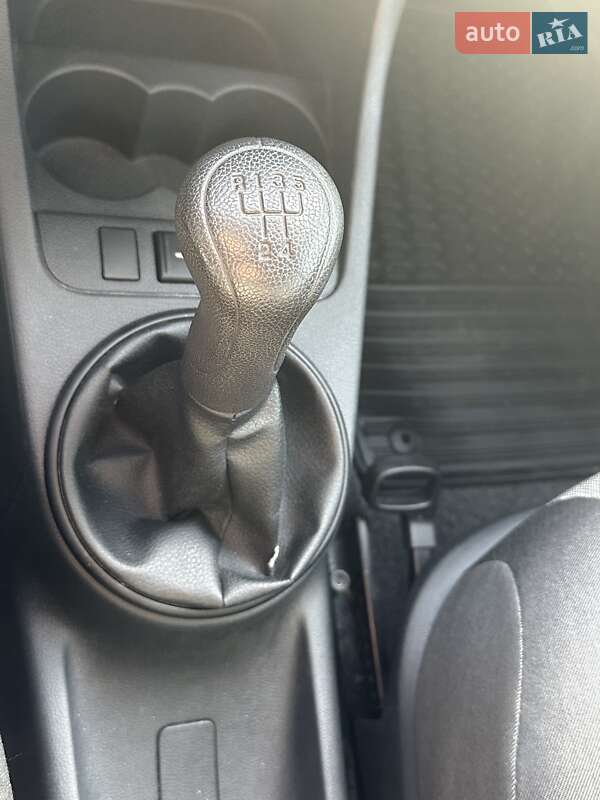 Хэтчбек Skoda Fabia 2011 в Киеве фото 12 Хэтчбек Skoda Fabia 2011 в Киеве