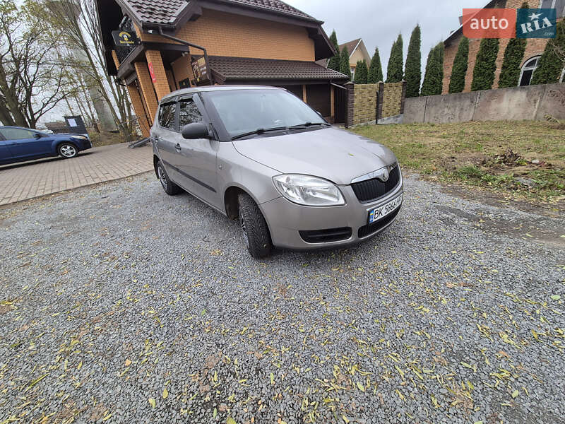 Хетчбек Skoda Fabia 2008 в Рівному фото 11 Хетчбек Skoda Fabia 2008 в Рівному