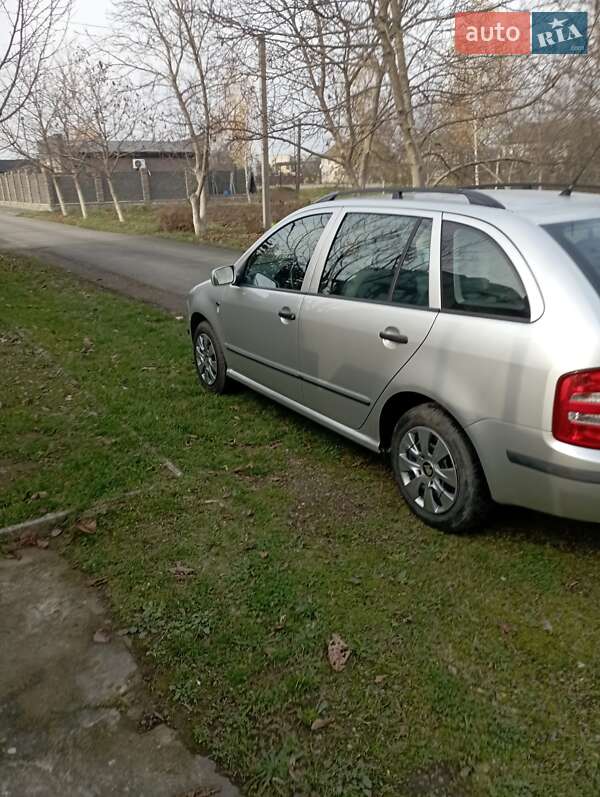 Универсал Skoda Fabia 2000 в Ужгороде фото 3 Универсал Skoda Fabia 2000 в Ужгороде