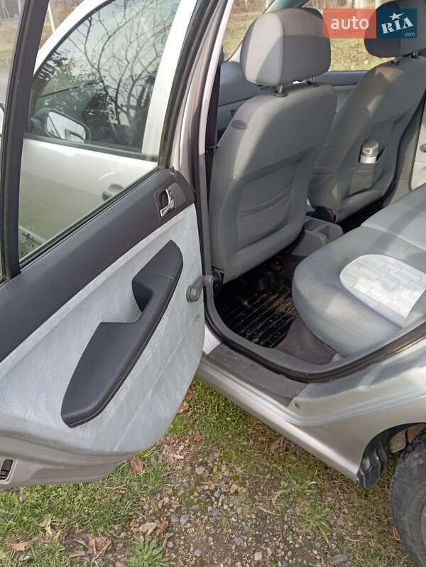 Универсал Skoda Fabia 2000 в Ужгороде фото 7 Универсал Skoda Fabia 2000 в Ужгороде