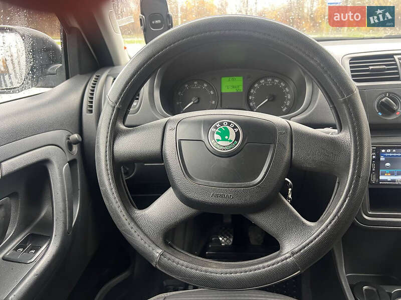 Хэтчбек Skoda Fabia 2012 в Полтаве