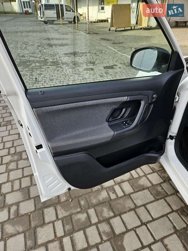 Хэтчбек Skoda Fabia 2014 в Ивано-Франковске