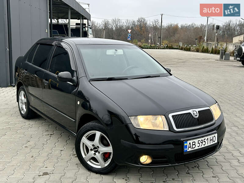 Седан Skoda Fabia 2004 в Вапнярке