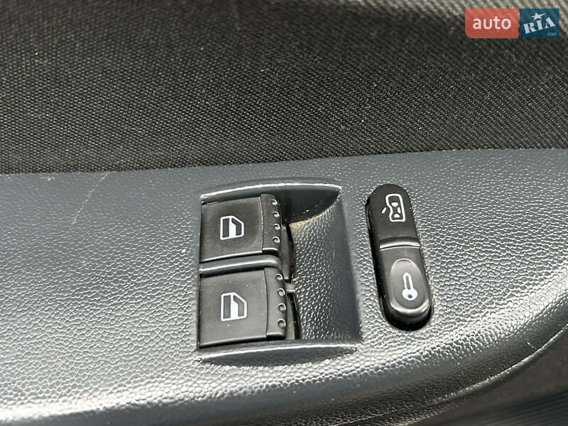 Седан Skoda Fabia 2004 в Вапнярке