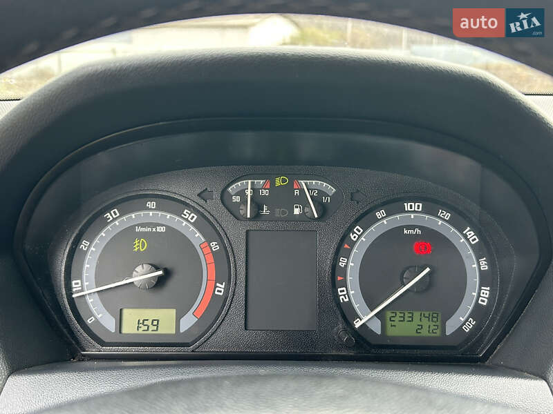 Седан Skoda Fabia 2004 в Вапнярке