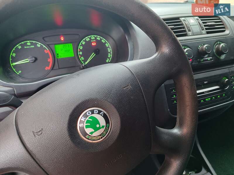 Хэтчбек Skoda Fabia 2007 в Барановке