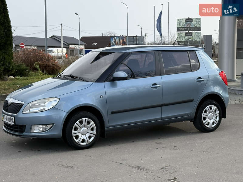Хэтчбек Skoda Fabia 2010 в Надворной