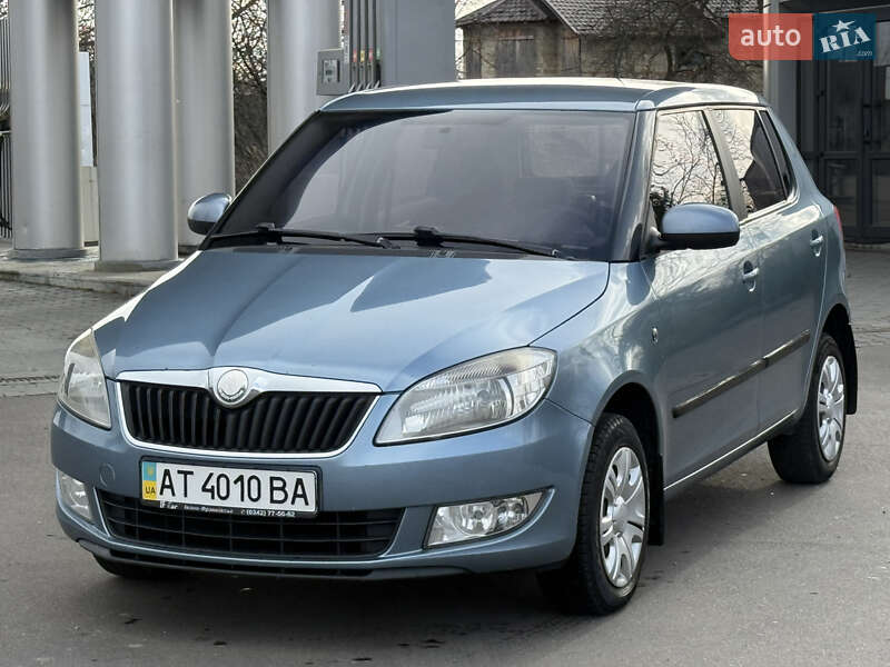 Хэтчбек Skoda Fabia 2010 в Надворной