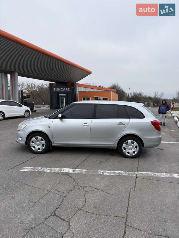Універсал Skoda Fabia 2015 в Новій Водолагі