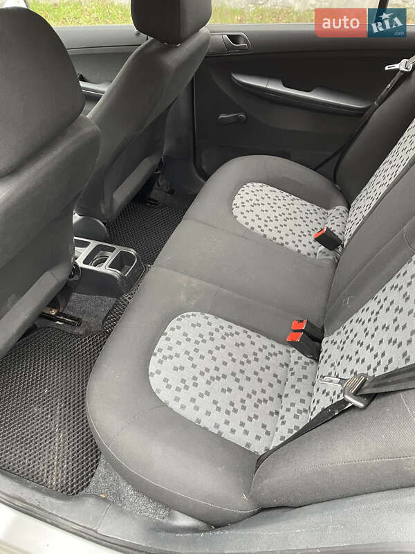 Хэтчбек Skoda Fabia 2005 в Немирове